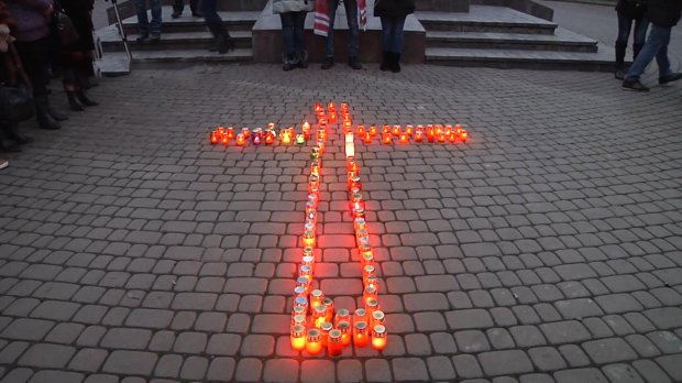 В Івано-Франківську студенти вшанували пам'ять жертв Голодомору